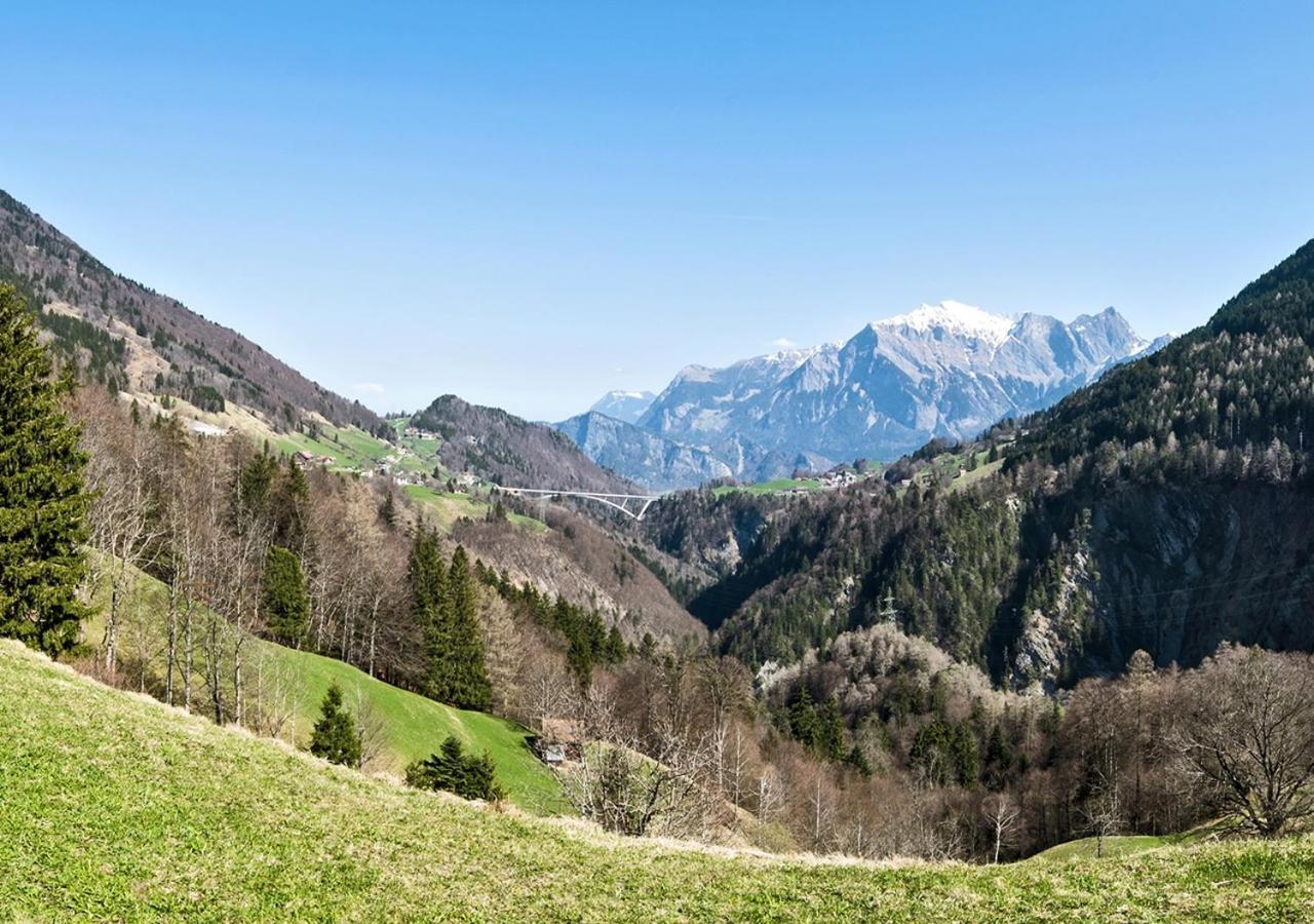 Appartementhaus Quadern Valens Luaran gambar